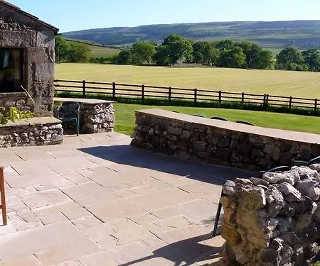 Otel Skirfare Barn Kilnsey